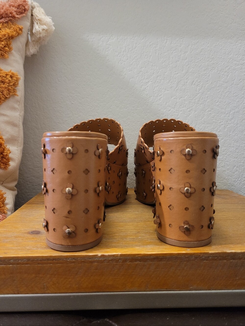 Larroude Brown Floral Laser-Cut Studded Platform Slide Heels, Sz10 - Picture 10 of 15